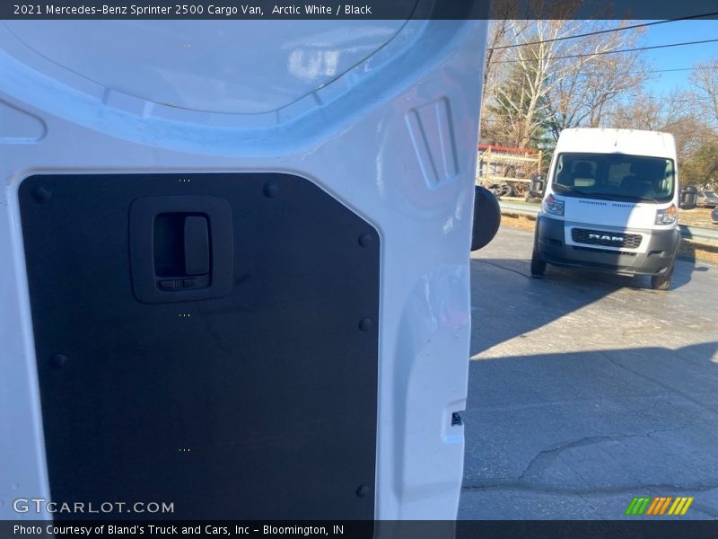 Arctic White / Black 2021 Mercedes-Benz Sprinter 2500 Cargo Van