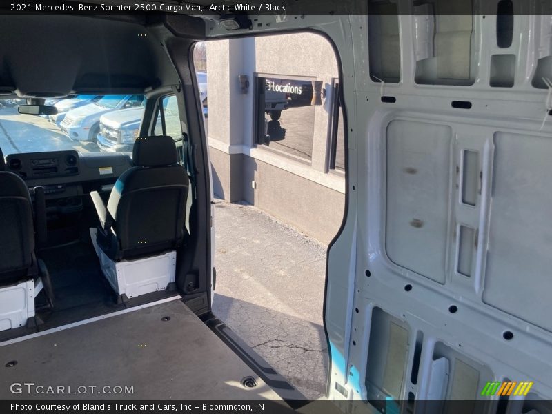 Arctic White / Black 2021 Mercedes-Benz Sprinter 2500 Cargo Van
