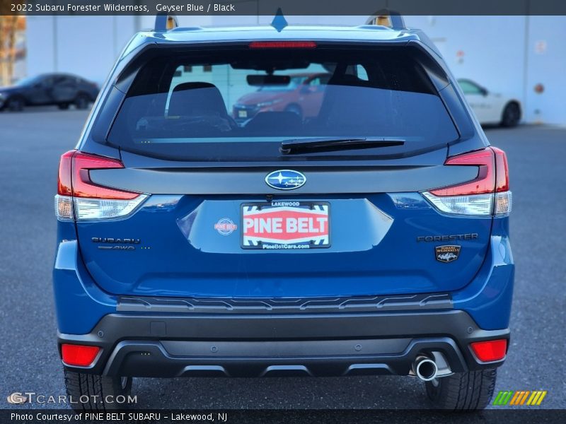 Geyser Blue / Black 2022 Subaru Forester Wilderness
