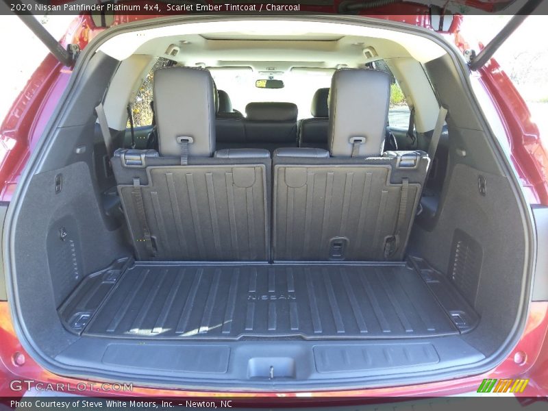  2020 Pathfinder Platinum 4x4 Trunk