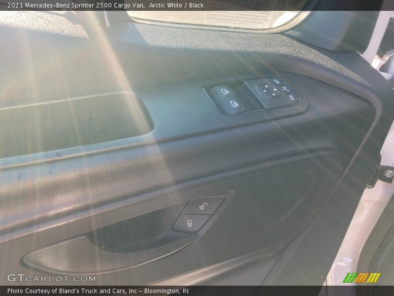 Arctic White / Black 2021 Mercedes-Benz Sprinter 2500 Cargo Van