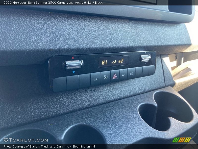 Arctic White / Black 2021 Mercedes-Benz Sprinter 2500 Cargo Van