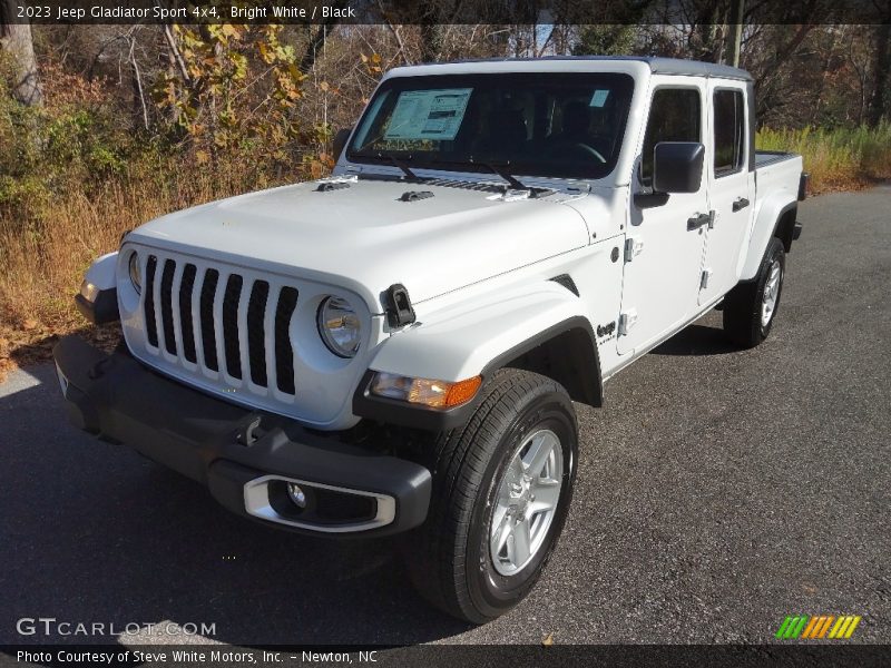 Bright White / Black 2023 Jeep Gladiator Sport 4x4