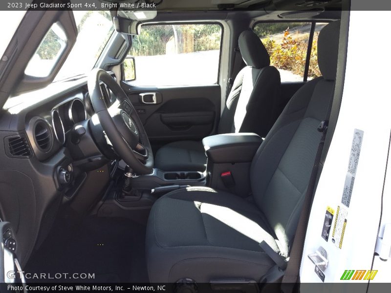 Bright White / Black 2023 Jeep Gladiator Sport 4x4