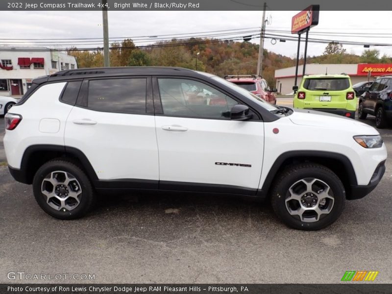 Bright White / Black/Ruby Red 2022 Jeep Compass Trailhawk 4x4