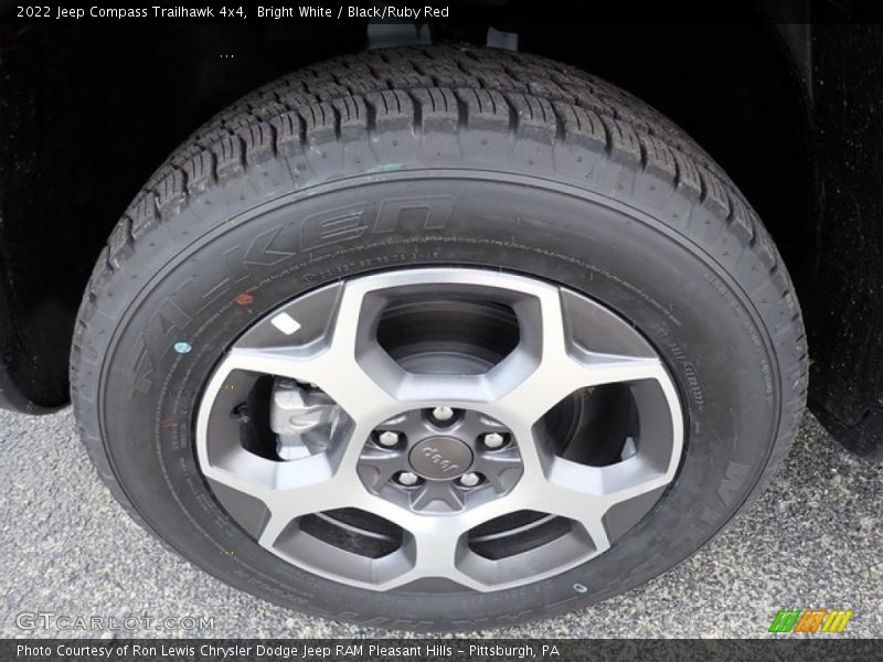 Bright White / Black/Ruby Red 2022 Jeep Compass Trailhawk 4x4