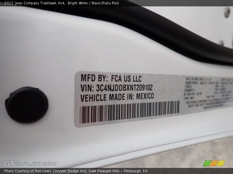 Bright White / Black/Ruby Red 2022 Jeep Compass Trailhawk 4x4