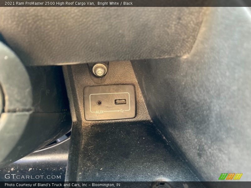 Bright White / Black 2021 Ram ProMaster 2500 High Roof Cargo Van