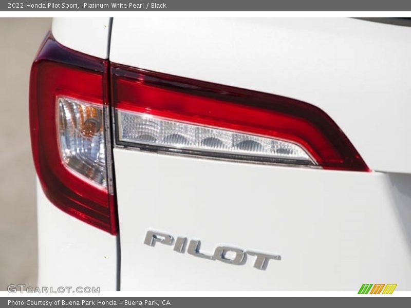 Platinum White Pearl / Black 2022 Honda Pilot Sport