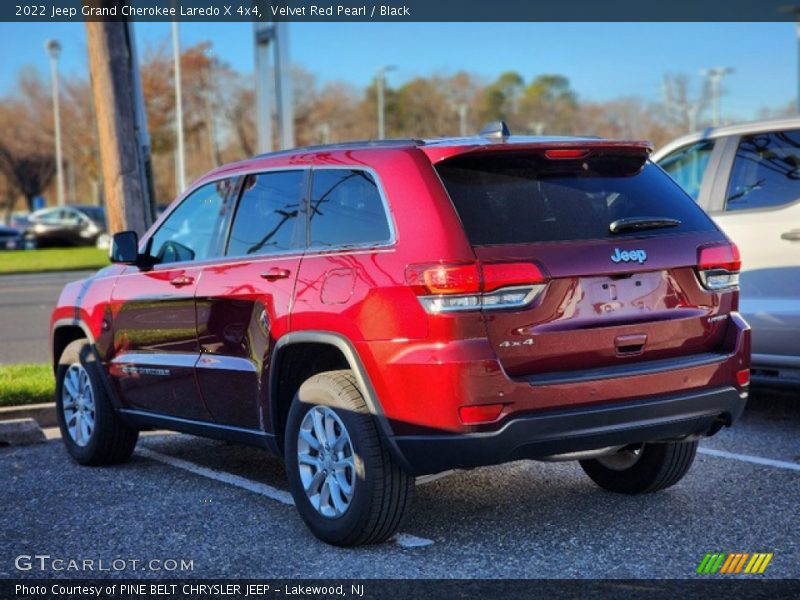 Velvet Red Pearl / Black 2022 Jeep Grand Cherokee Laredo X 4x4
