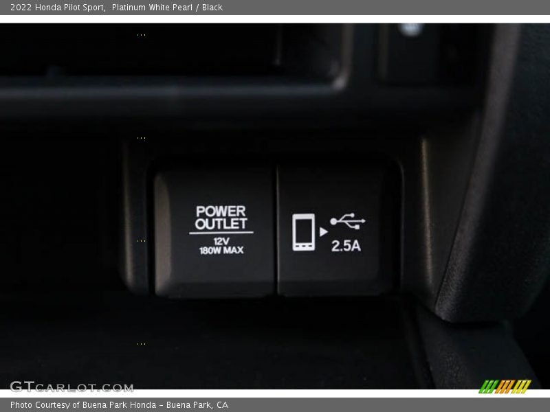 Platinum White Pearl / Black 2022 Honda Pilot Sport