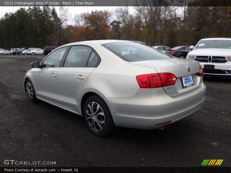 Black / Titan Black 2011 Volkswagen Jetta SE Sedan