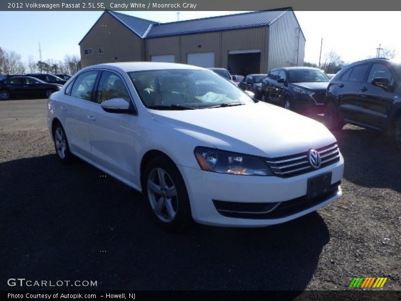 Candy White / Moonrock Gray 2012 Volkswagen Passat 2.5L SE