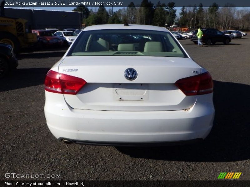Candy White / Moonrock Gray 2012 Volkswagen Passat 2.5L SE