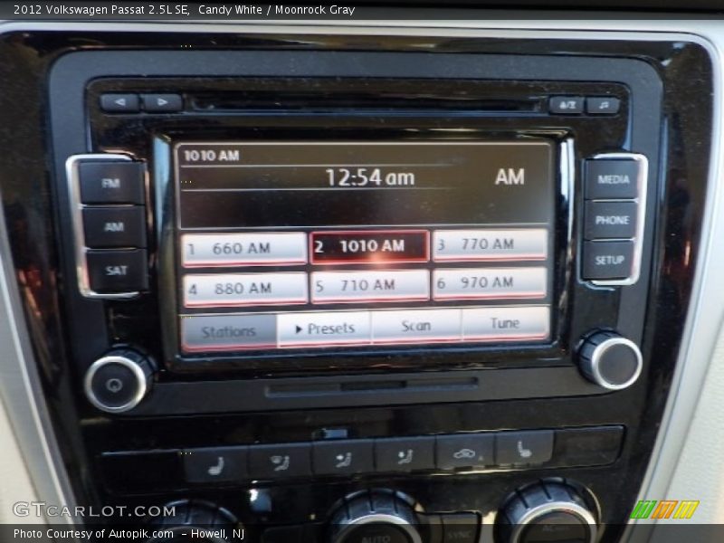 Candy White / Moonrock Gray 2012 Volkswagen Passat 2.5L SE