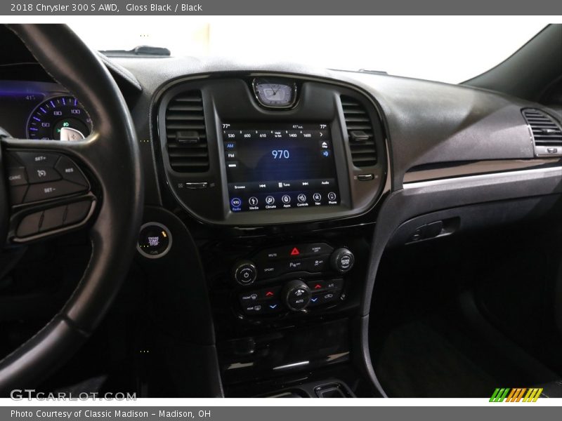 Gloss Black / Black 2018 Chrysler 300 S AWD