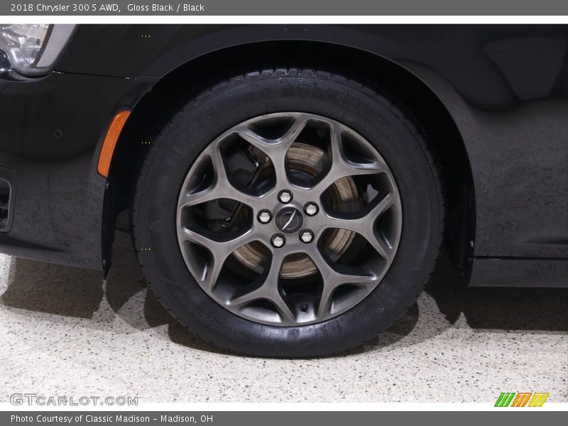  2018 300 S AWD Wheel