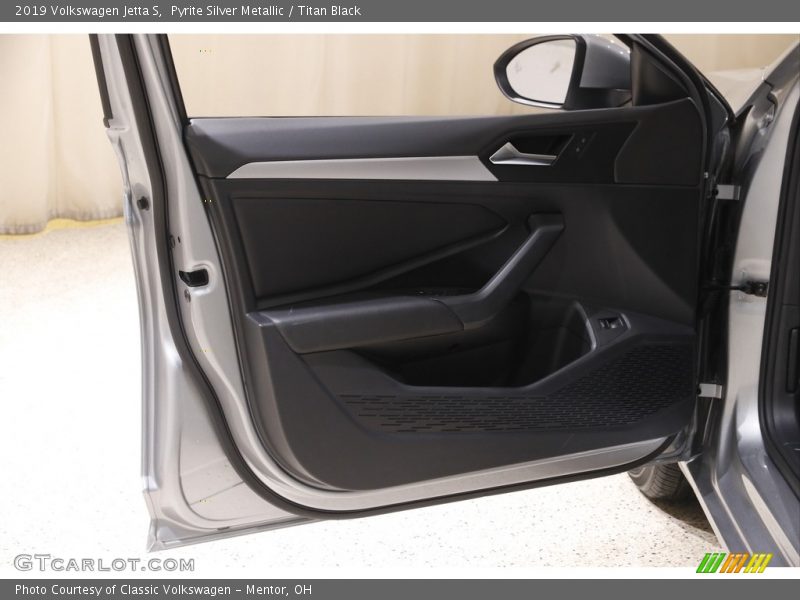 Pyrite Silver Metallic / Titan Black 2019 Volkswagen Jetta S