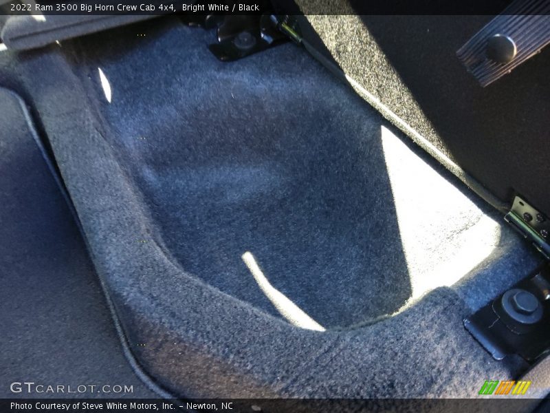 Bright White / Black 2022 Ram 3500 Big Horn Crew Cab 4x4