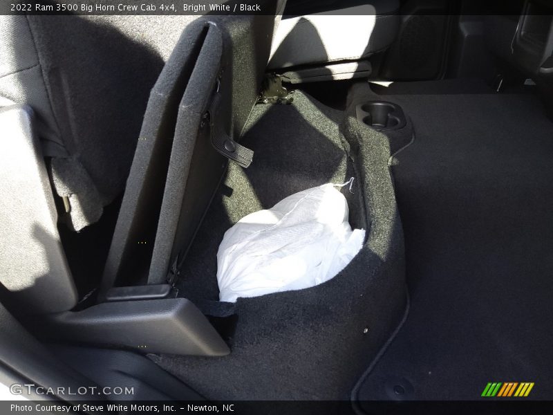 Bright White / Black 2022 Ram 3500 Big Horn Crew Cab 4x4