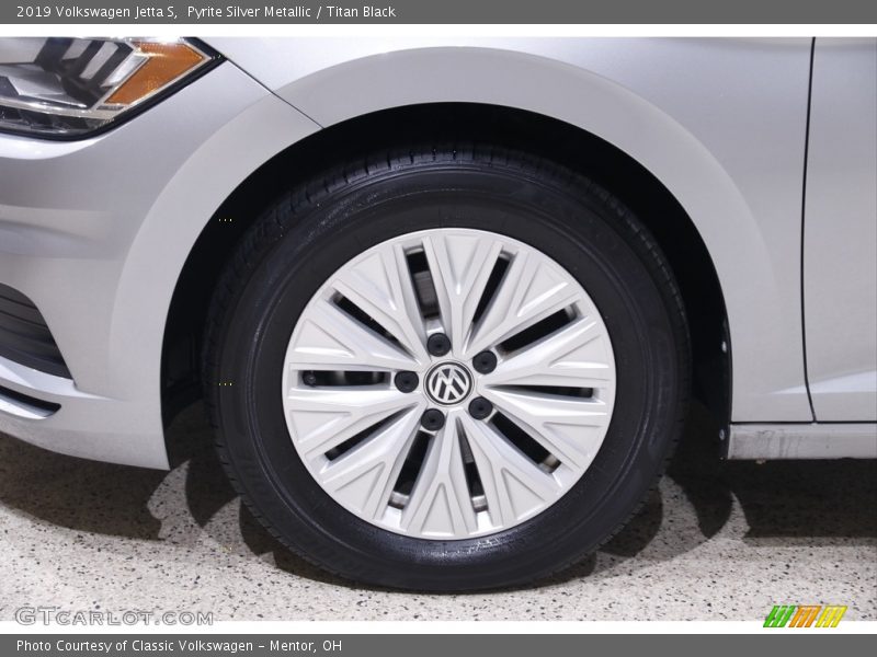 Pyrite Silver Metallic / Titan Black 2019 Volkswagen Jetta S