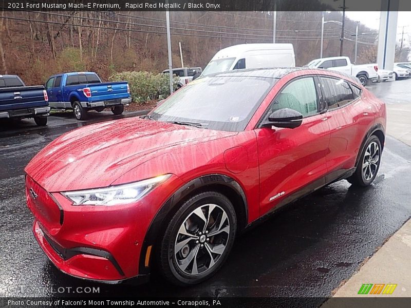 Front 3/4 View of 2021 Mustang Mach-E Premium