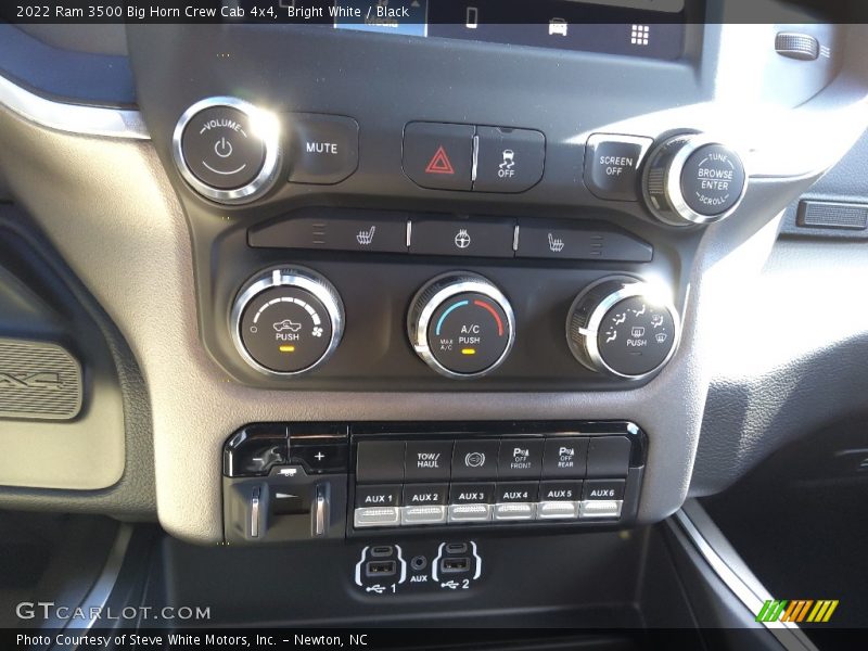 Bright White / Black 2022 Ram 3500 Big Horn Crew Cab 4x4