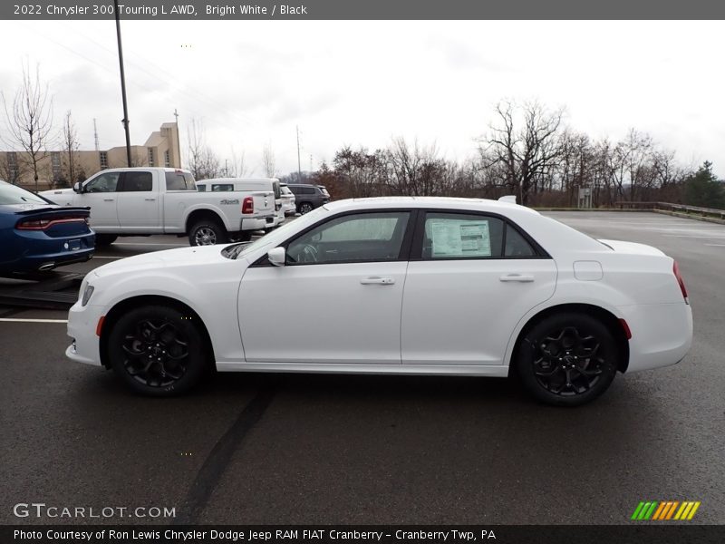  2022 300 Touring L AWD Bright White