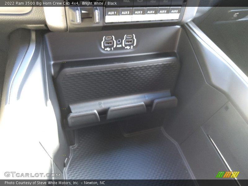 Bright White / Black 2022 Ram 3500 Big Horn Crew Cab 4x4