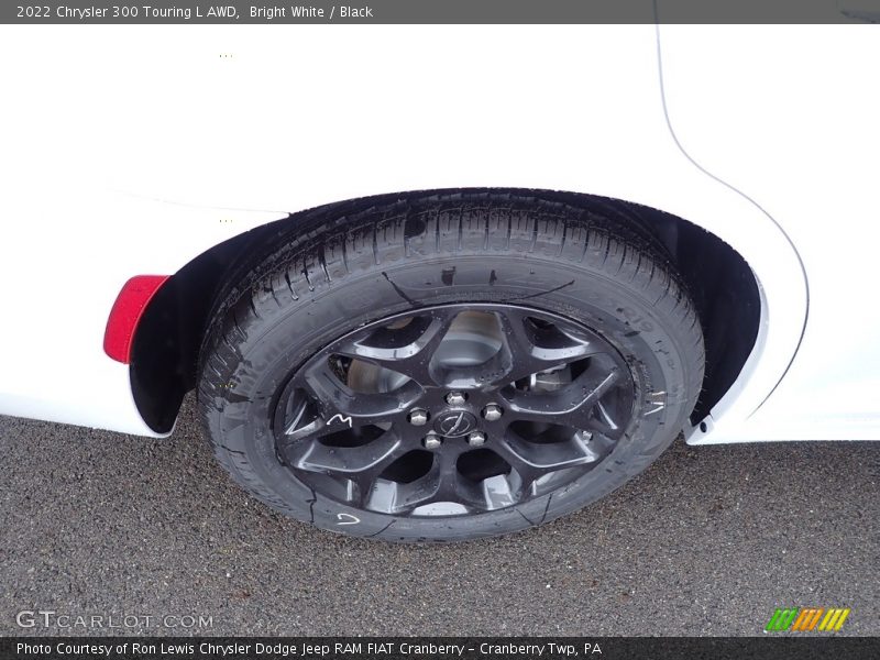  2022 300 Touring L AWD Wheel