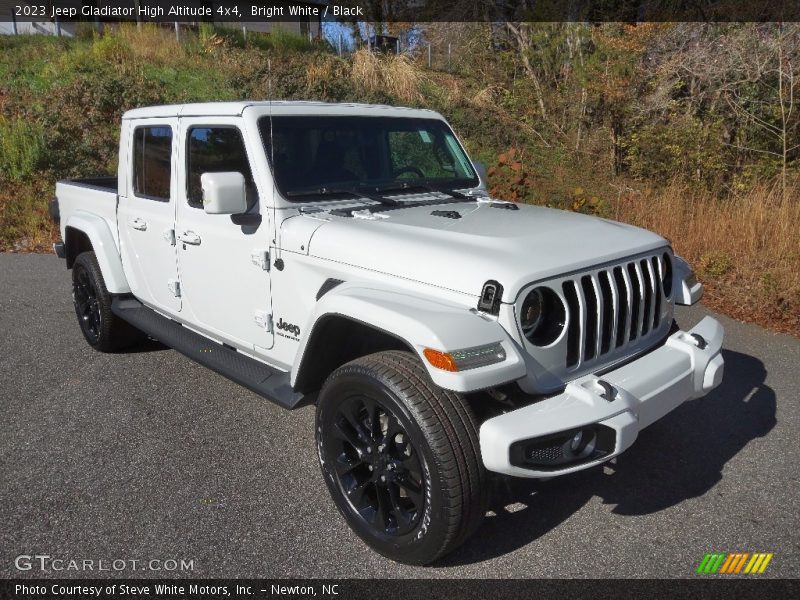 Bright White / Black 2023 Jeep Gladiator High Altitude 4x4