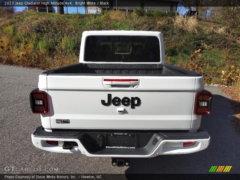 Bright White / Black 2023 Jeep Gladiator High Altitude 4x4