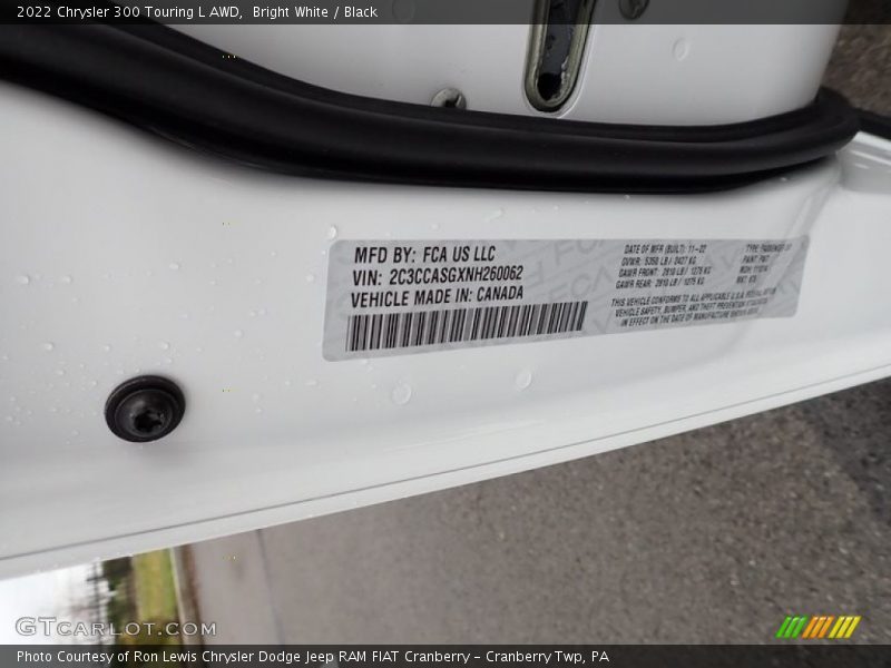 Bright White / Black 2022 Chrysler 300 Touring L AWD