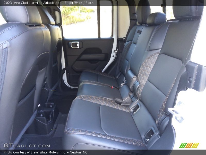 Bright White / Black 2023 Jeep Gladiator High Altitude 4x4