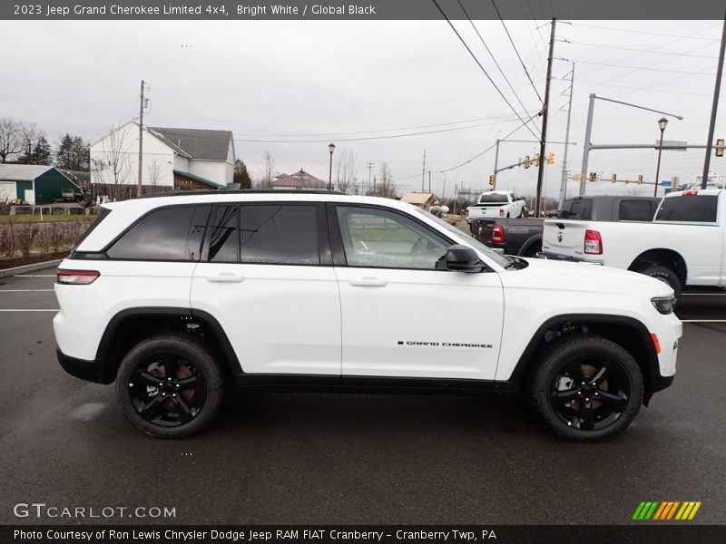Bright White / Global Black 2023 Jeep Grand Cherokee Limited 4x4