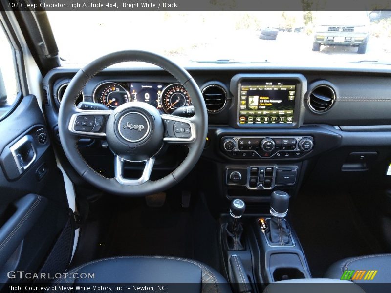 Bright White / Black 2023 Jeep Gladiator High Altitude 4x4