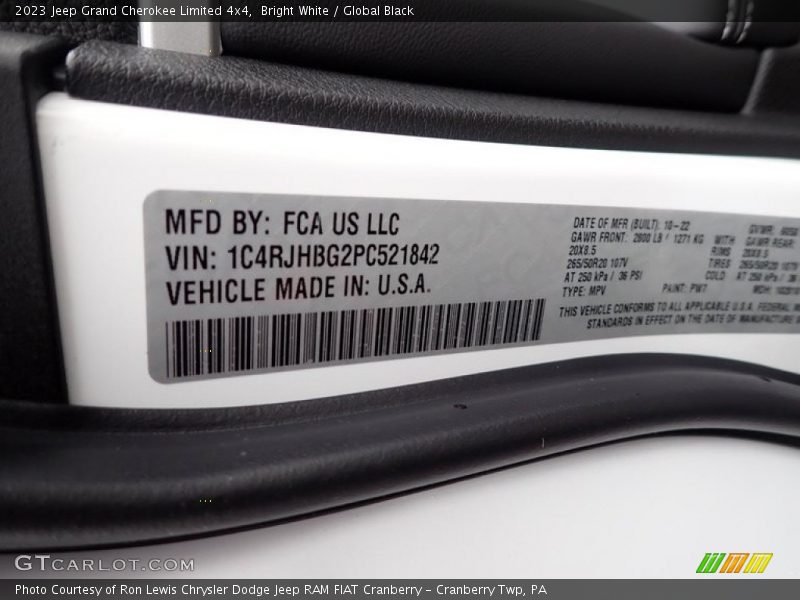 Bright White / Global Black 2023 Jeep Grand Cherokee Limited 4x4