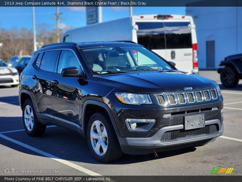 Diamond Black Crystal Pearl / Black/Ski Gray 2019 Jeep Compass Latitude 4x4