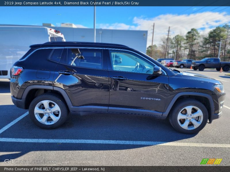 Diamond Black Crystal Pearl / Black/Ski Gray 2019 Jeep Compass Latitude 4x4