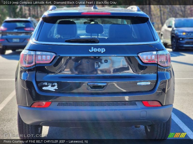 Diamond Black Crystal Pearl / Black/Ski Gray 2019 Jeep Compass Latitude 4x4