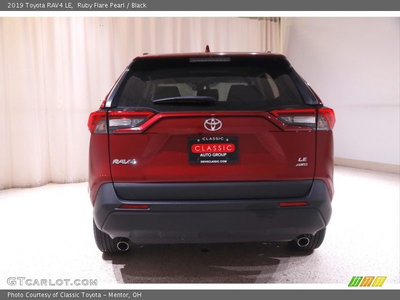 Ruby Flare Pearl / Black 2019 Toyota RAV4 LE