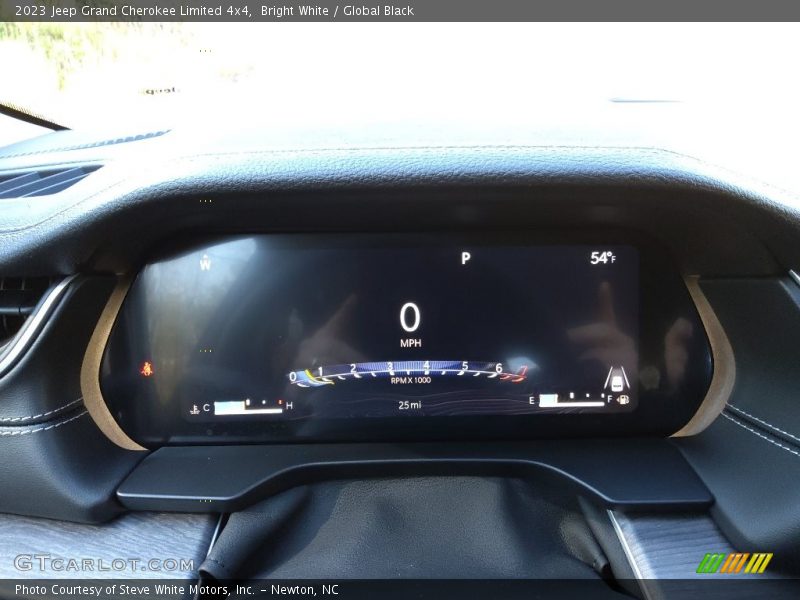 Bright White / Global Black 2023 Jeep Grand Cherokee Limited 4x4
