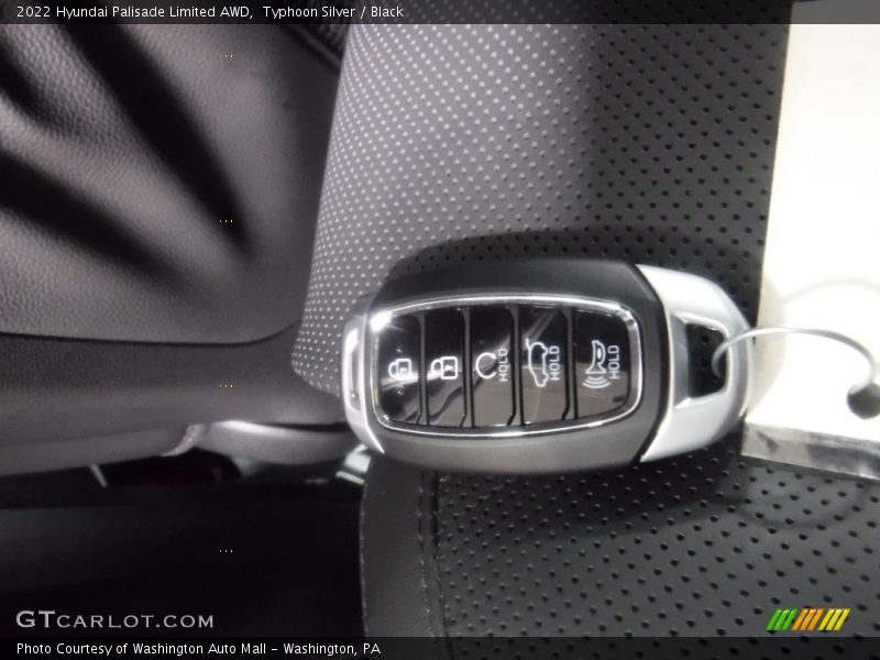 Typhoon Silver / Black 2022 Hyundai Palisade Limited AWD