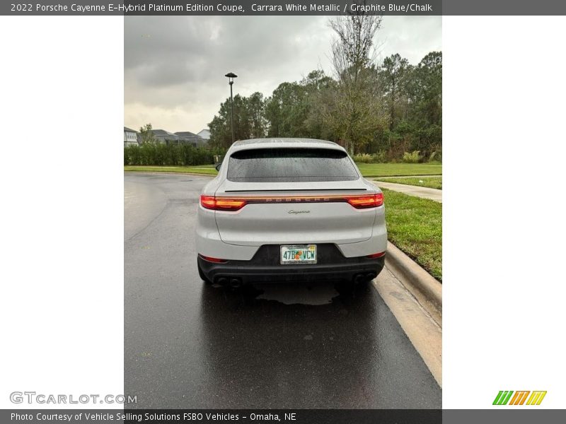 Carrara White Metallic / Graphite Blue/Chalk 2022 Porsche Cayenne E-Hybrid Platinum Edition Coupe