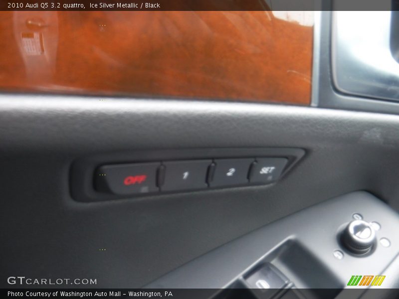 Ice Silver Metallic / Black 2010 Audi Q5 3.2 quattro