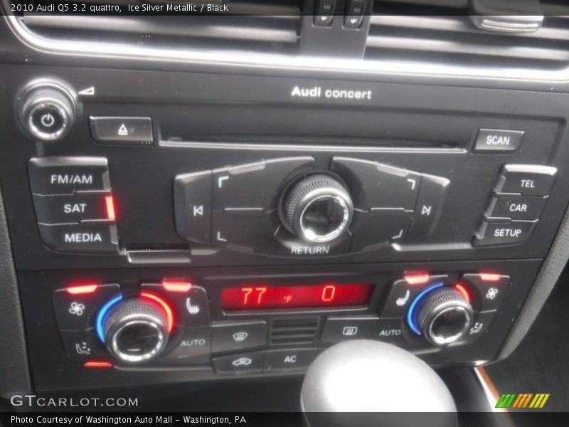 Ice Silver Metallic / Black 2010 Audi Q5 3.2 quattro