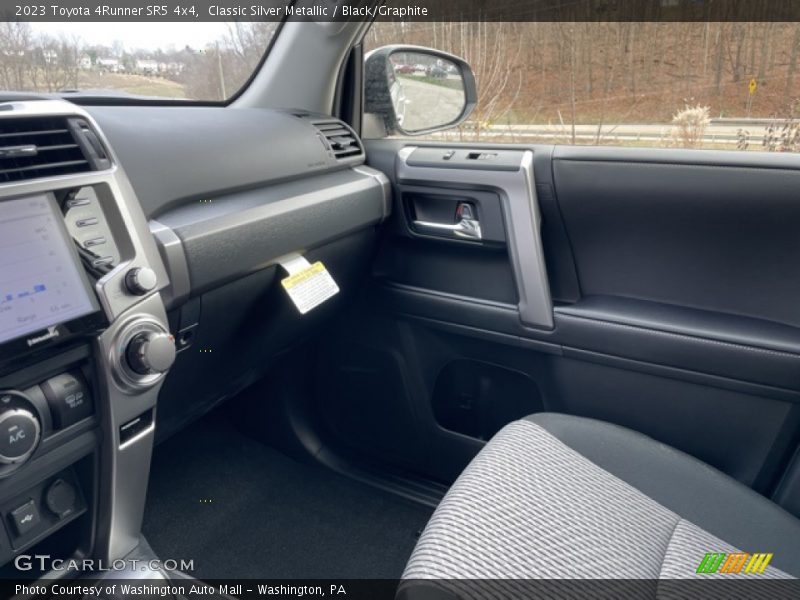 Classic Silver Metallic / Black/Graphite 2023 Toyota 4Runner SR5 4x4