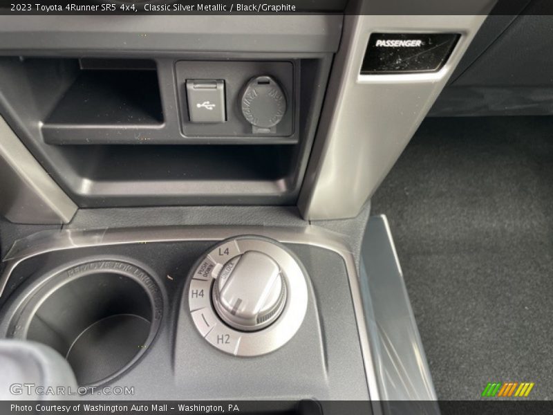 Classic Silver Metallic / Black/Graphite 2023 Toyota 4Runner SR5 4x4
