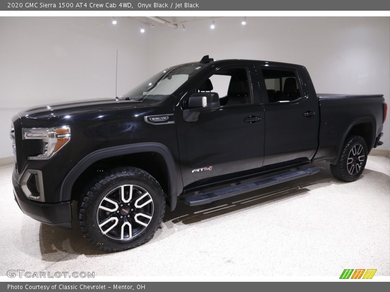 Front 3/4 View of 2020 Sierra 1500 AT4 Crew Cab 4WD
