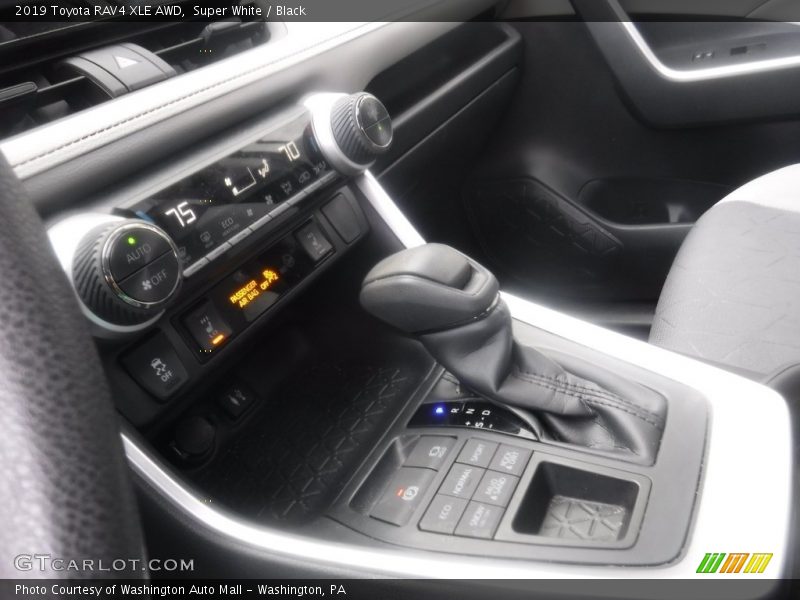 Super White / Black 2019 Toyota RAV4 XLE AWD